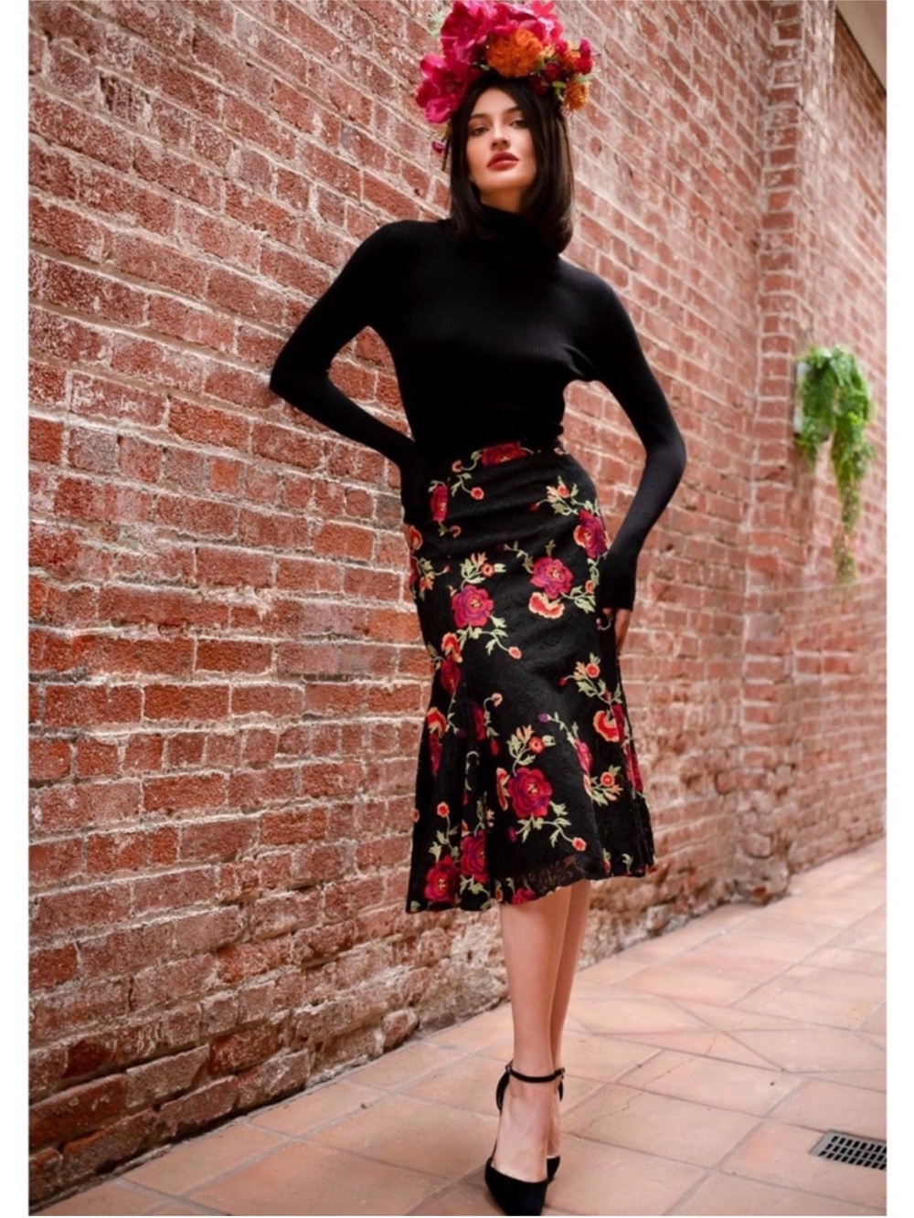 Eva Franco Lucilla Floral Embroidered black lace gypsy roseSize 4